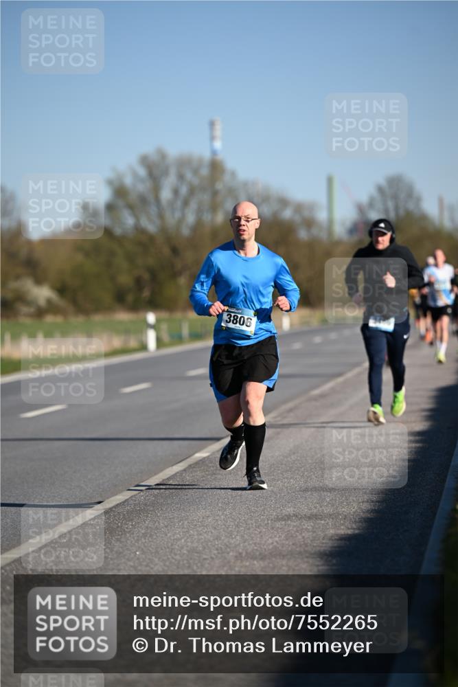06.04.2025 - 44. Internationalen Wilhelmsburger Insellauf Dr. Thomas Lammeyer http://msf.ph/oto/7552265 06.04.2025 09:25:58 Laufen 3806 meine-sportfotos.de