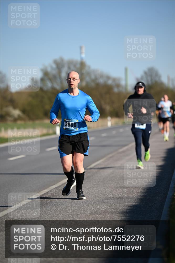 06.04.2025 - 44. Internationalen Wilhelmsburger Insellauf Dr. Thomas Lammeyer http://msf.ph/oto/7552276 06.04.2025 09:25:59 Laufen 3806 meine-sportfotos.de