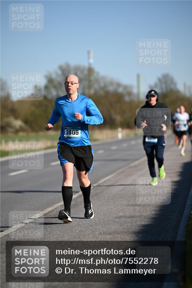 06.04.2025 - 44. Internationalen Wilhelmsburger Insellauf Dr. Thomas Lammeyer http://msf.ph/oto/7552278 06.04.2025 09:25:59 Laufen 3806 meine-sportfotos.de