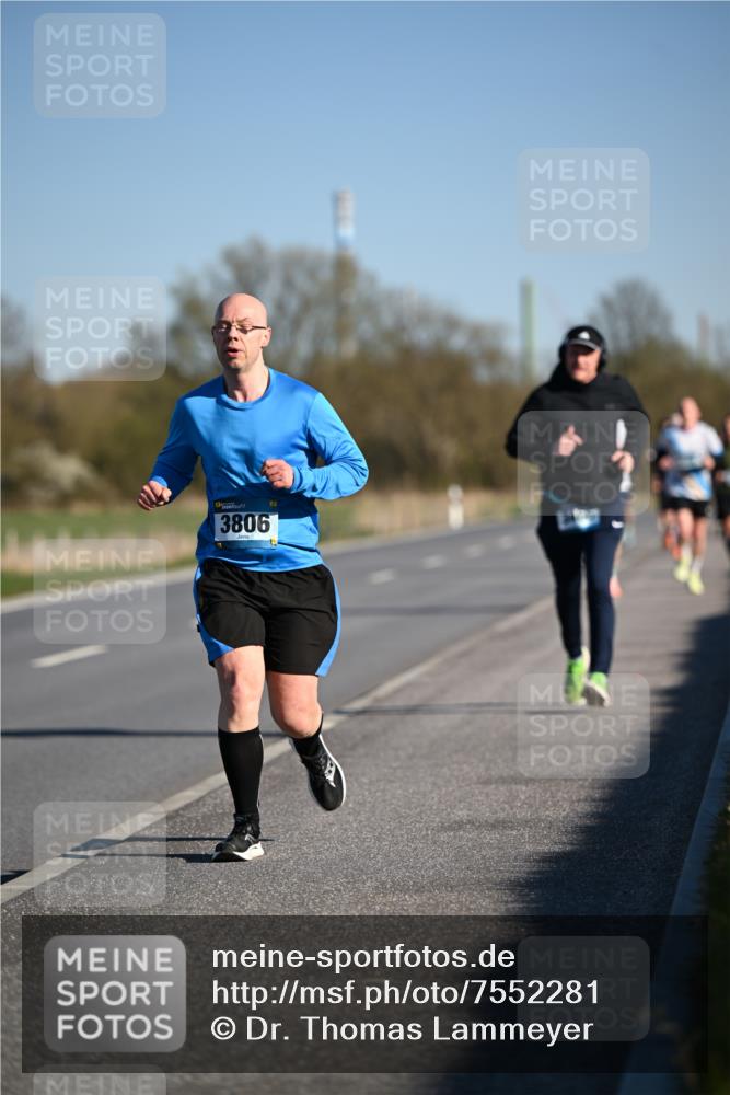 06.04.2025 - 44. Internationalen Wilhelmsburger Insellauf Dr. Thomas Lammeyer http://msf.ph/oto/7552281 06.04.2025 09:25:59 Laufen 3806 meine-sportfotos.de