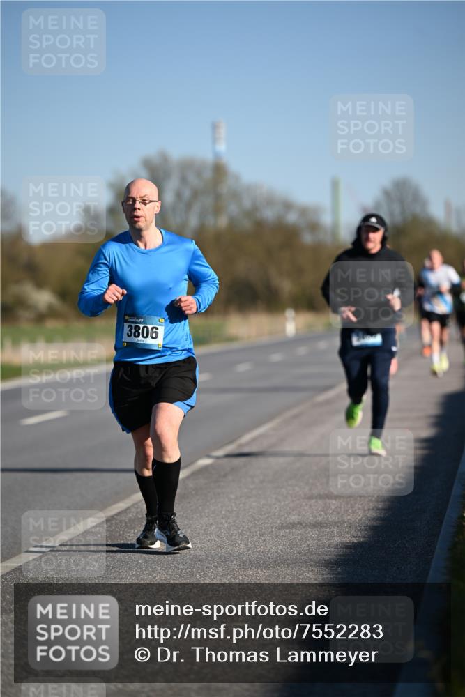 06.04.2025 - 44. Internationalen Wilhelmsburger Insellauf Dr. Thomas Lammeyer http://msf.ph/oto/7552283 06.04.2025 09:25:59 Laufen 3806 meine-sportfotos.de