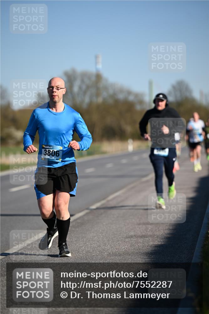 06.04.2025 - 44. Internationalen Wilhelmsburger Insellauf Dr. Thomas Lammeyer http://msf.ph/oto/7552287 06.04.2025 09:26:00 Laufen 3806 meine-sportfotos.de