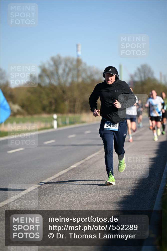 06.04.2025 - 44. Internationalen Wilhelmsburger Insellauf Dr. Thomas Lammeyer http://msf.ph/oto/7552289 06.04.2025 09:26:01 Laufen 3466 meine-sportfotos.de