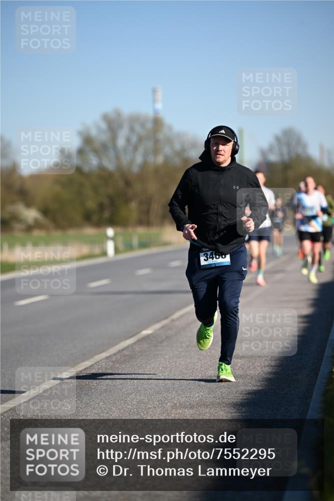 06.04.2025 - 44. Internationalen Wilhelmsburger Insellauf Dr. Thomas Lammeyer http://msf.ph/oto/7552295 06.04.2025 09:26:01 Laufen 3466 meine-sportfotos.de