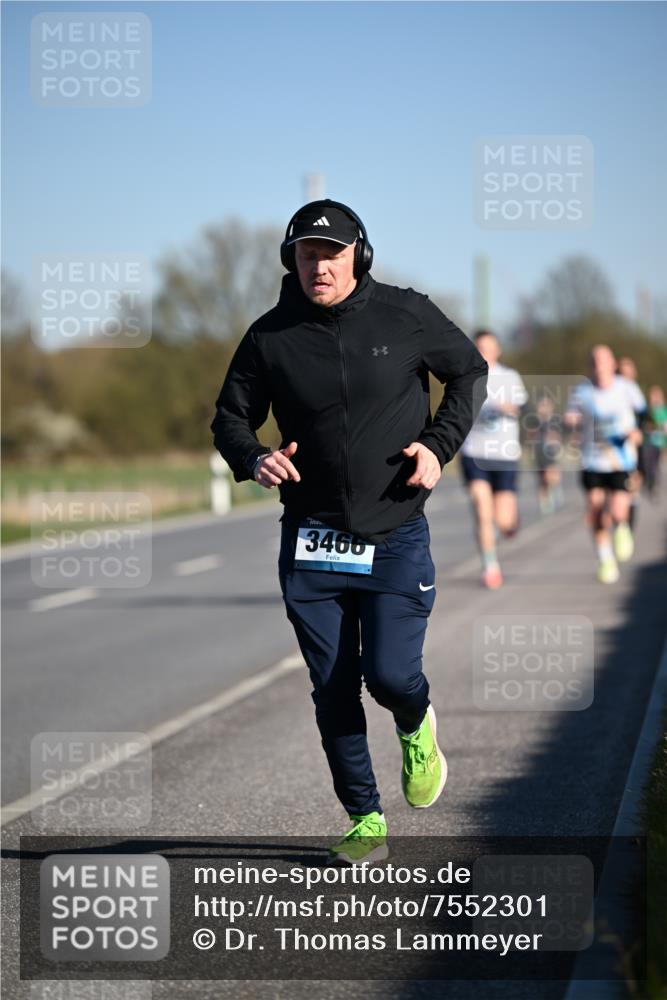 06.04.2025 - 44. Internationalen Wilhelmsburger Insellauf Dr. Thomas Lammeyer http://msf.ph/oto/7552301 06.04.2025 09:26:02 Laufen 3466 meine-sportfotos.de