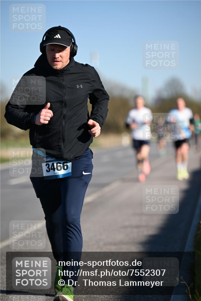06.04.2025 - 44. Internationalen Wilhelmsburger Insellauf Dr. Thomas Lammeyer http://msf.ph/oto/7552307 06.04.2025 09:26:03 Laufen 3466 meine-sportfotos.de