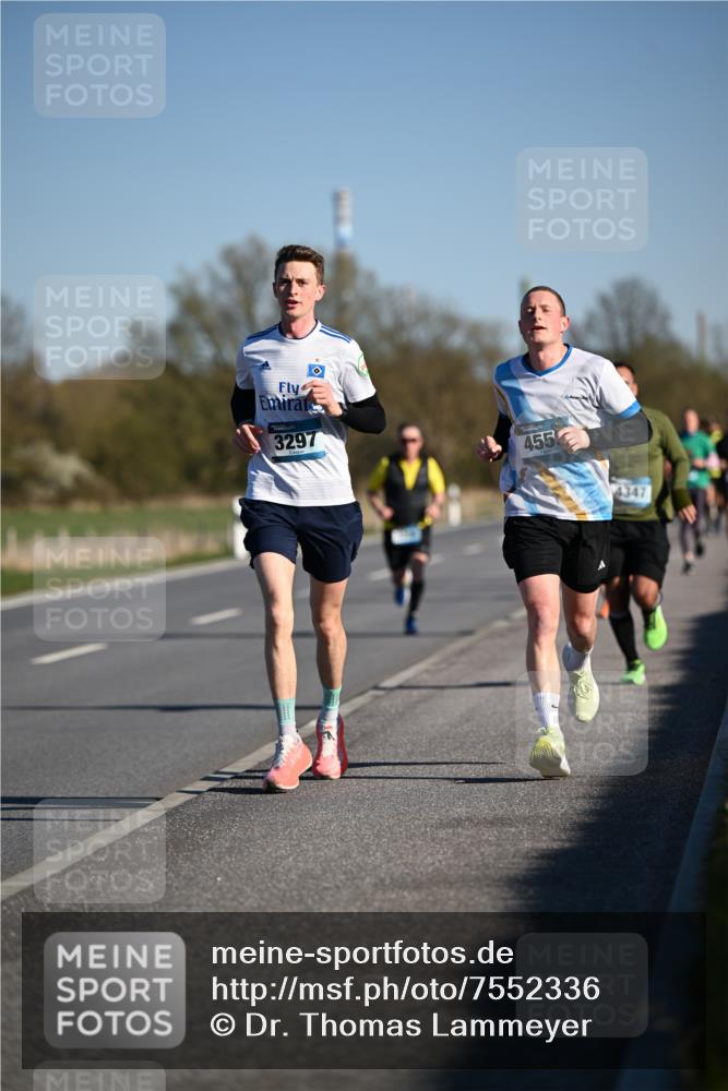 06.04.2025 - 44. Internationalen Wilhelmsburger Insellauf Dr. Thomas Lammeyer http://msf.ph/oto/7552336 06.04.2025 09:26:07 Laufen 3297, 455, 4347 meine-sportfotos.de