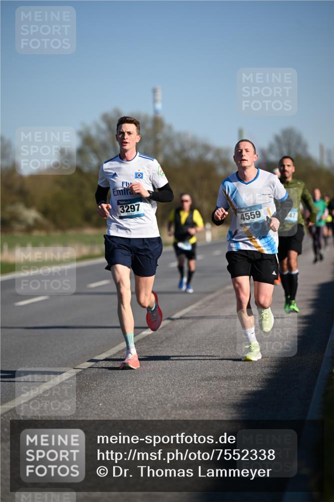 06.04.2025 - 44. Internationalen Wilhelmsburger Insellauf Dr. Thomas Lammeyer http://msf.ph/oto/7552338 06.04.2025 09:26:07 Laufen 3297, 4559, 47 meine-sportfotos.de