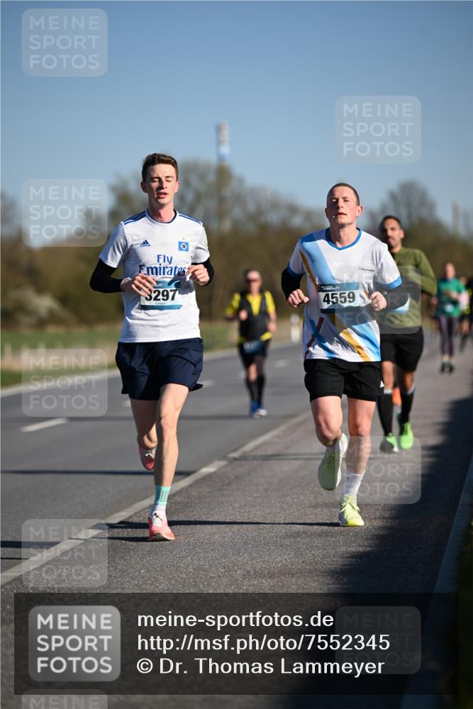 06.04.2025 - 44. Internationalen Wilhelmsburger Insellauf Dr. Thomas Lammeyer http://msf.ph/oto/7552345 06.04.2025 09:26:07 Laufen 3297, 4559 meine-sportfotos.de