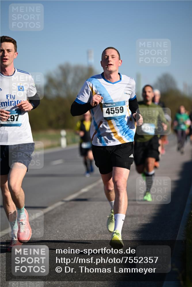 06.04.2025 - 44. Internationalen Wilhelmsburger Insellauf Dr. Thomas Lammeyer http://msf.ph/oto/7552357 06.04.2025 09:26:08 Laufen 297, 4559 meine-sportfotos.de