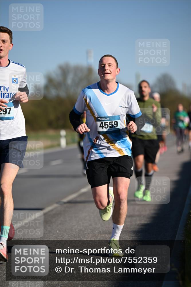 06.04.2025 - 44. Internationalen Wilhelmsburger Insellauf Dr. Thomas Lammeyer http://msf.ph/oto/7552359 06.04.2025 09:26:09 Laufen 97, 4559 meine-sportfotos.de