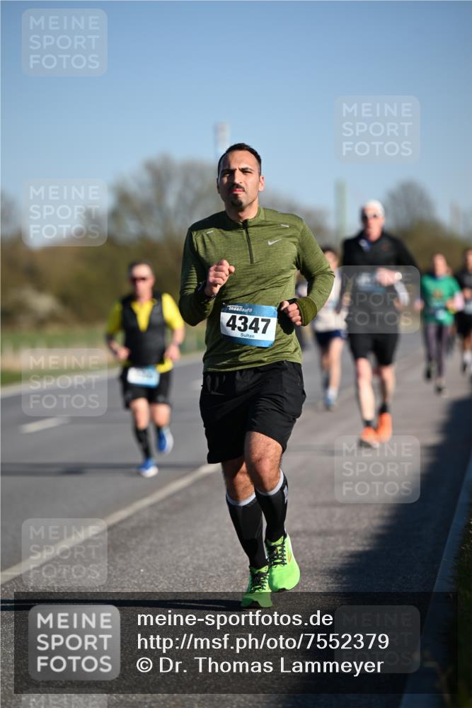 06.04.2025 - 44. Internationalen Wilhelmsburger Insellauf Dr. Thomas Lammeyer http://msf.ph/oto/7552379 06.04.2025 09:26:10 Laufen 4347 meine-sportfotos.de