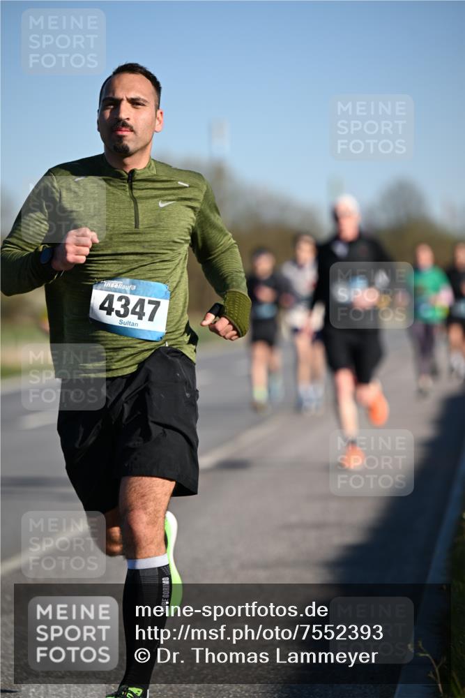 06.04.2025 - 44. Internationalen Wilhelmsburger Insellauf Dr. Thomas Lammeyer http://msf.ph/oto/7552393 06.04.2025 09:26:11 Laufen 4347 meine-sportfotos.de
