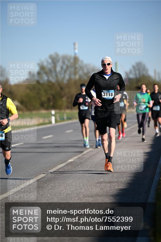 06.04.2025 - 44. Internationalen Wilhelmsburger Insellauf Dr. Thomas Lammeyer http://msf.ph/oto/7552399 06.04.2025 09:26:12 Laufen 6, 3118 meine-sportfotos.de