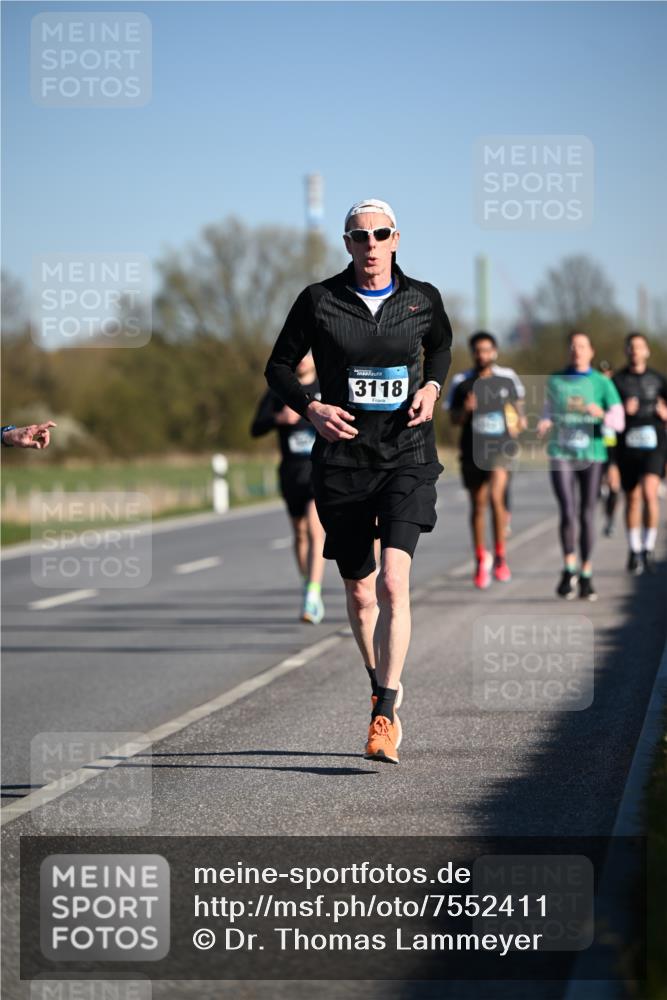 06.04.2025 - 44. Internationalen Wilhelmsburger Insellauf Dr. Thomas Lammeyer http://msf.ph/oto/7552411 06.04.2025 09:26:13 Laufen 3118 meine-sportfotos.de