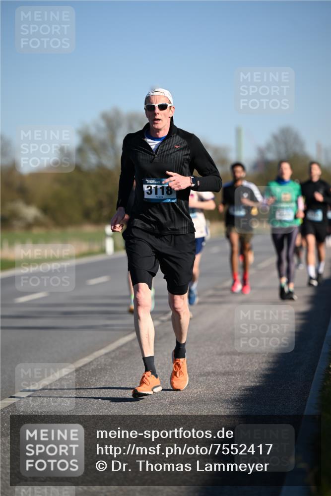 06.04.2025 - 44. Internationalen Wilhelmsburger Insellauf Dr. Thomas Lammeyer http://msf.ph/oto/7552417 06.04.2025 09:26:14 Laufen 3118 meine-sportfotos.de
