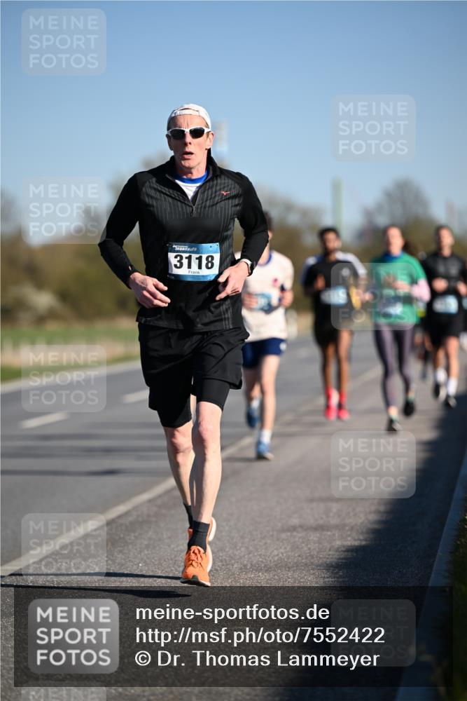 06.04.2025 - 44. Internationalen Wilhelmsburger Insellauf Dr. Thomas Lammeyer http://msf.ph/oto/7552422 06.04.2025 09:26:14 Laufen 3118 meine-sportfotos.de