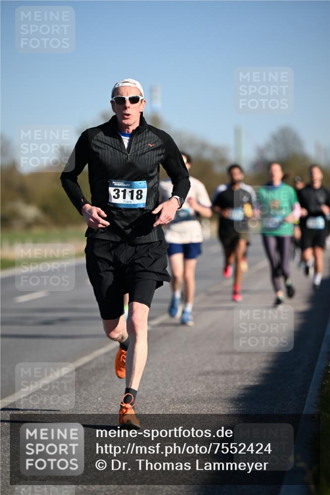 06.04.2025 - 44. Internationalen Wilhelmsburger Insellauf Dr. Thomas Lammeyer http://msf.ph/oto/7552424 06.04.2025 09:26:14 Laufen 3118 meine-sportfotos.de