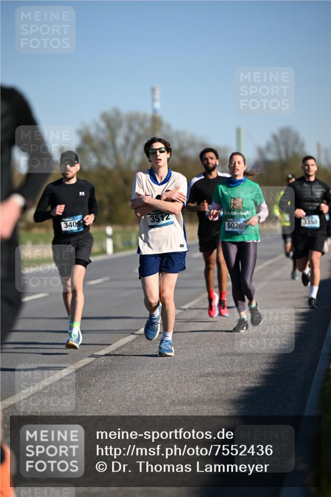 06.04.2025 - 44. Internationalen Wilhelmsburger Insellauf Dr. Thomas Lammeyer http://msf.ph/oto/7552436 06.04.2025 09:26:16 Laufen 340, 3512, 5026, 3350 meine-sportfotos.de