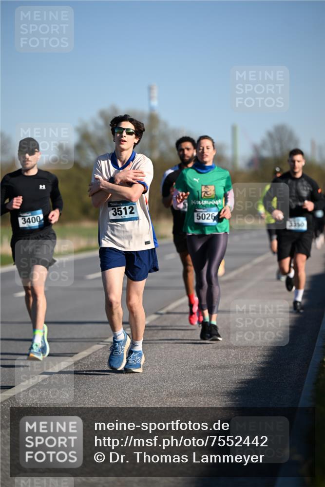 06.04.2025 - 44. Internationalen Wilhelmsburger Insellauf Dr. Thomas Lammeyer http://msf.ph/oto/7552442 06.04.2025 09:26:16 Laufen 3400, 3512, 5026, 3350 meine-sportfotos.de