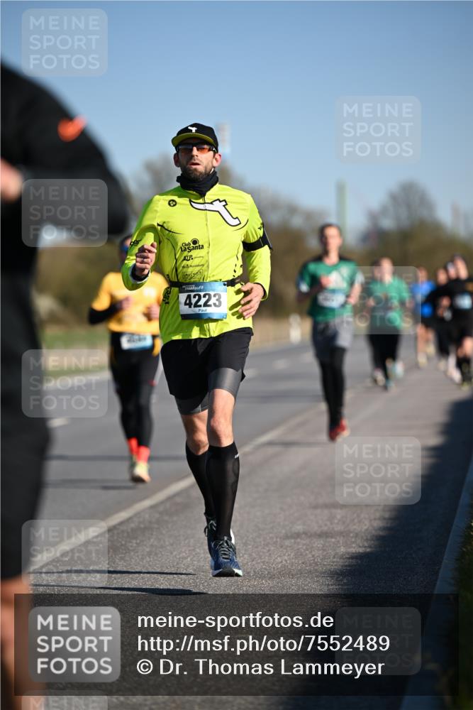 06.04.2025 - 44. Internationalen Wilhelmsburger Insellauf Dr. Thomas Lammeyer http://msf.ph/oto/7552489 06.04.2025 09:26:22 Laufen 4223 meine-sportfotos.de