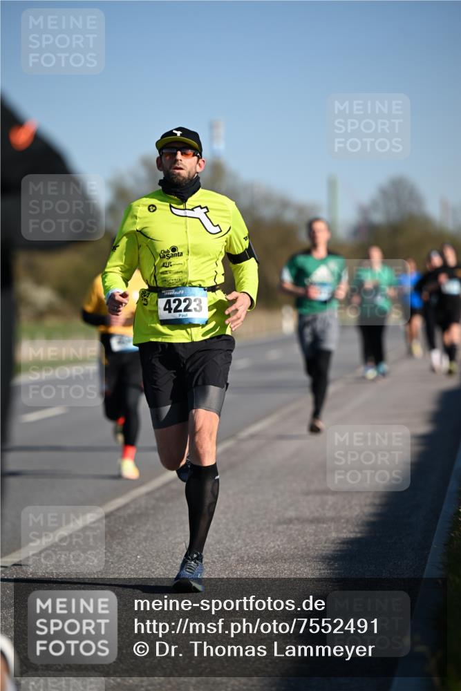 06.04.2025 - 44. Internationalen Wilhelmsburger Insellauf Dr. Thomas Lammeyer http://msf.ph/oto/7552491 06.04.2025 09:26:22 Laufen 4223 meine-sportfotos.de