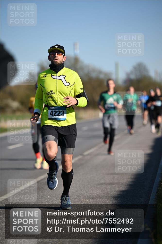 06.04.2025 - 44. Internationalen Wilhelmsburger Insellauf Dr. Thomas Lammeyer http://msf.ph/oto/7552492 06.04.2025 09:26:22 Laufen 4223 meine-sportfotos.de