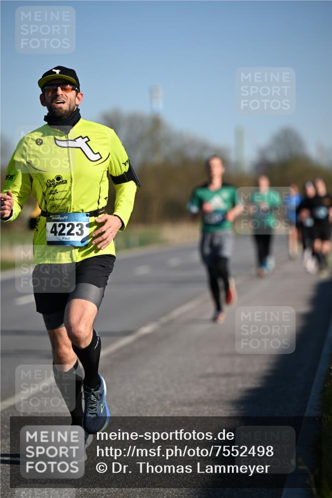 06.04.2025 - 44. Internationalen Wilhelmsburger Insellauf Dr. Thomas Lammeyer http://msf.ph/oto/7552498 06.04.2025 09:26:22 Laufen 4223 meine-sportfotos.de