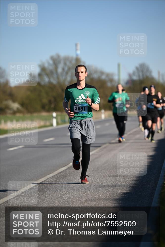 06.04.2025 - 44. Internationalen Wilhelmsburger Insellauf Dr. Thomas Lammeyer http://msf.ph/oto/7552509 06.04.2025 09:26:24 Laufen 3651 meine-sportfotos.de