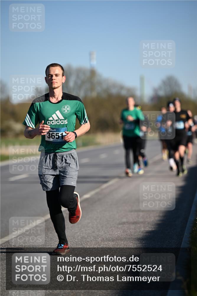 06.04.2025 - 44. Internationalen Wilhelmsburger Insellauf Dr. Thomas Lammeyer http://msf.ph/oto/7552524 06.04.2025 09:26:25 Laufen 3651 meine-sportfotos.de