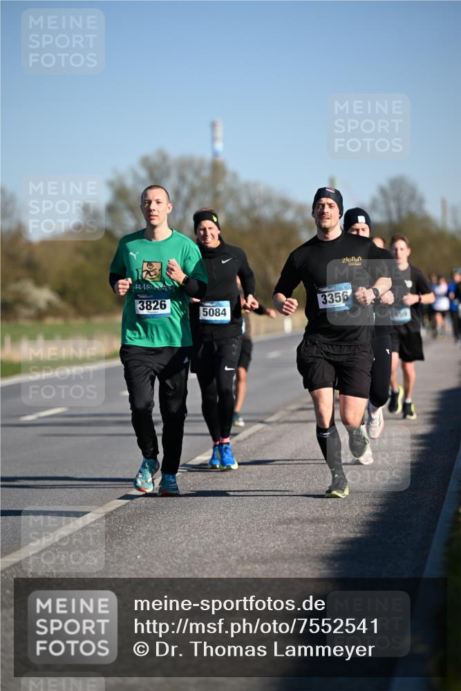06.04.2025 - 44. Internationalen Wilhelmsburger Insellauf Dr. Thomas Lammeyer http://msf.ph/oto/7552541 06.04.2025 09:26:29 Laufen 3826, 5084, 3356, 6450 meine-sportfotos.de