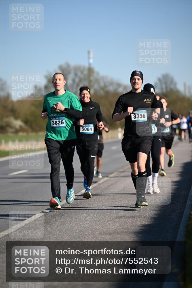 06.04.2025 - 44. Internationalen Wilhelmsburger Insellauf Dr. Thomas Lammeyer http://msf.ph/oto/7552543 06.04.2025 09:26:29 Laufen 3826, 5084, 3356, 67 meine-sportfotos.de