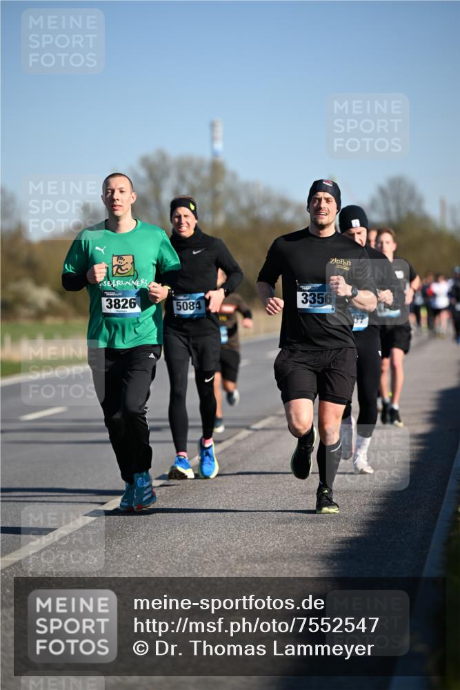 06.04.2025 - 44. Internationalen Wilhelmsburger Insellauf Dr. Thomas Lammeyer http://msf.ph/oto/7552547 06.04.2025 09:26:29 Laufen 3826, 5084, 3356 meine-sportfotos.de