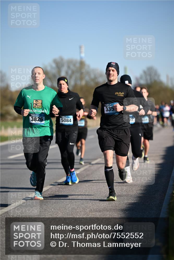 06.04.2025 - 44. Internationalen Wilhelmsburger Insellauf Dr. Thomas Lammeyer http://msf.ph/oto/7552552 06.04.2025 09:26:29 Laufen 3826, 5084, 335 meine-sportfotos.de