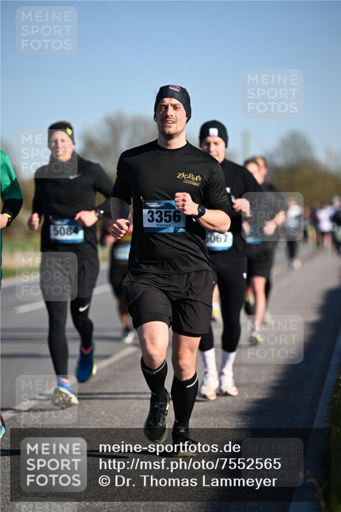 06.04.2025 - 44. Internationalen Wilhelmsburger Insellauf Dr. Thomas Lammeyer http://msf.ph/oto/7552565 06.04.2025 09:26:31 Laufen 5084, 44, 3356, 5067 meine-sportfotos.de