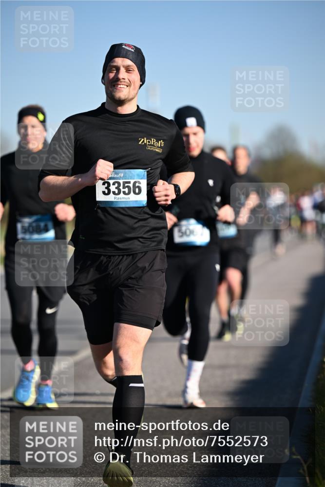 06.04.2025 - 44. Internationalen Wilhelmsburger Insellauf Dr. Thomas Lammeyer http://msf.ph/oto/7552573 06.04.2025 09:26:31 Laufen 5084, 3356, 5067 meine-sportfotos.de