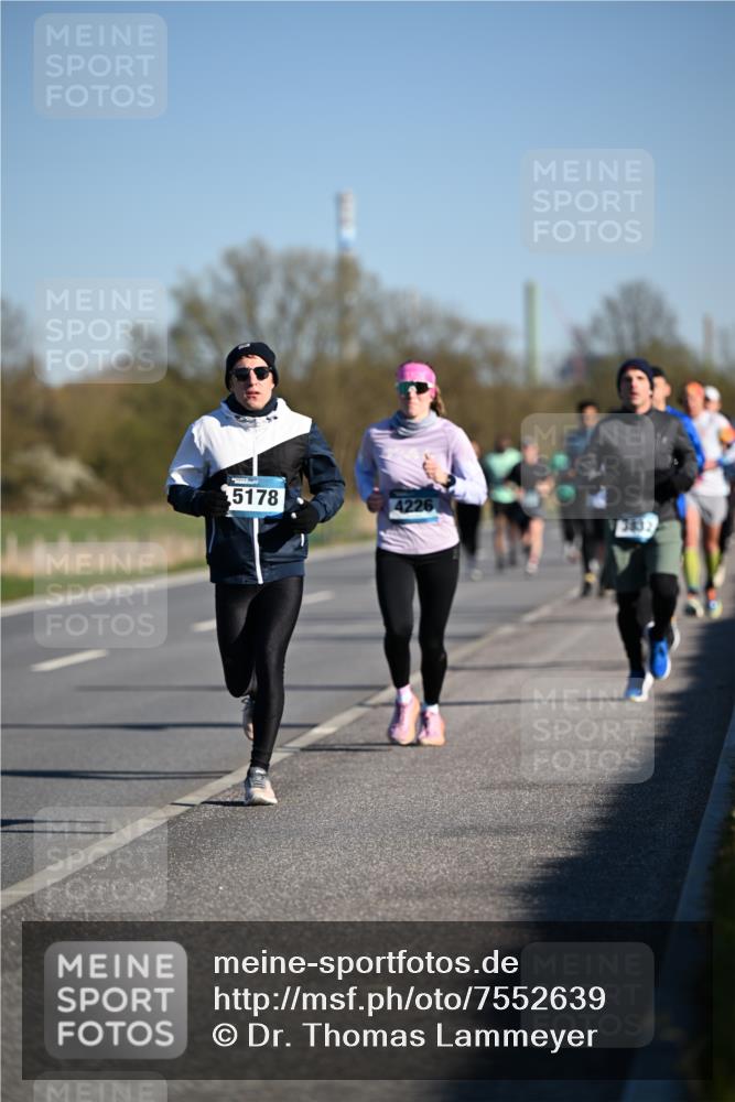 06.04.2025 - 44. Internationalen Wilhelmsburger Insellauf Dr. Thomas Lammeyer http://msf.ph/oto/7552639 06.04.2025 09:26:40 Laufen 5178, 4226 meine-sportfotos.de