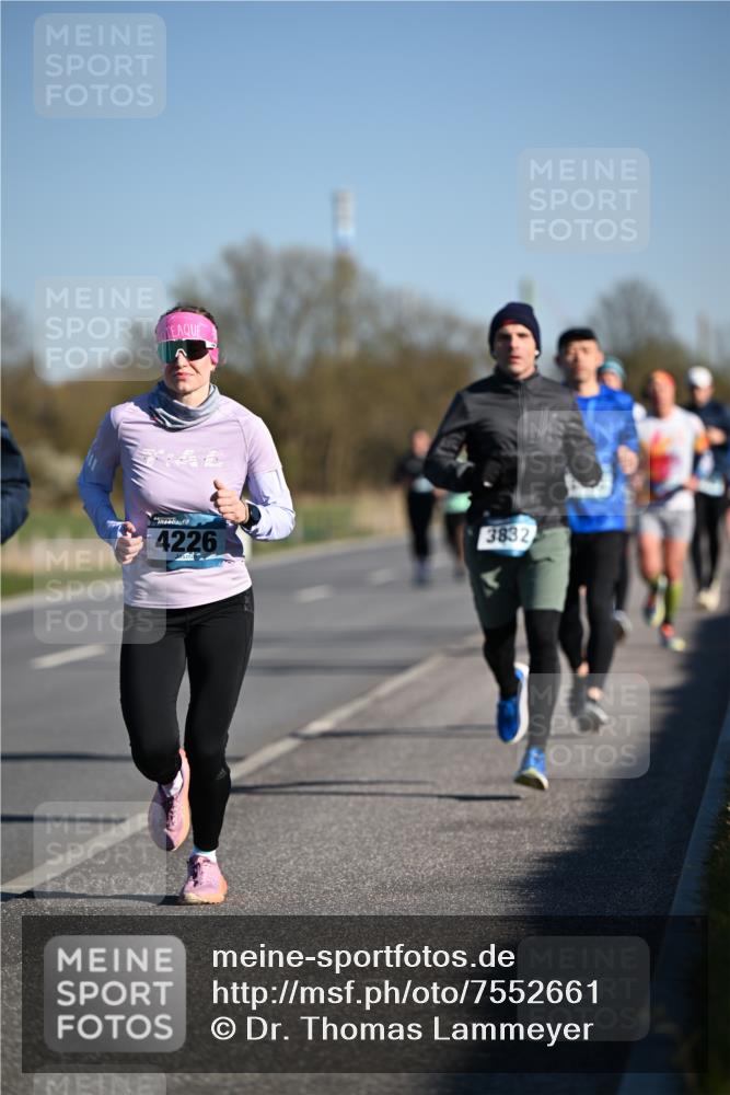 06.04.2025 - 44. Internationalen Wilhelmsburger Insellauf Dr. Thomas Lammeyer http://msf.ph/oto/7552661 06.04.2025 09:26:43 Laufen 4226, 3832 meine-sportfotos.de