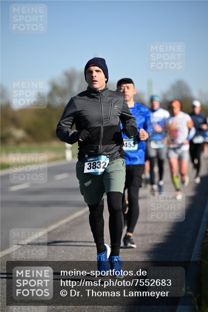 06.04.2025 - 44. Internationalen Wilhelmsburger Insellauf Dr. Thomas Lammeyer http://msf.ph/oto/7552683 06.04.2025 09:26:44 Laufen 3832, 453 meine-sportfotos.de