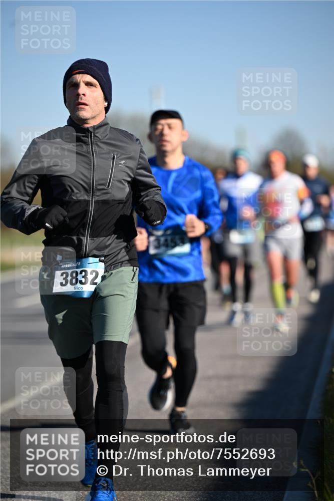 06.04.2025 - 44. Internationalen Wilhelmsburger Insellauf Dr. Thomas Lammeyer http://msf.ph/oto/7552693 06.04.2025 09:26:45 Laufen 3832, 3453 meine-sportfotos.de