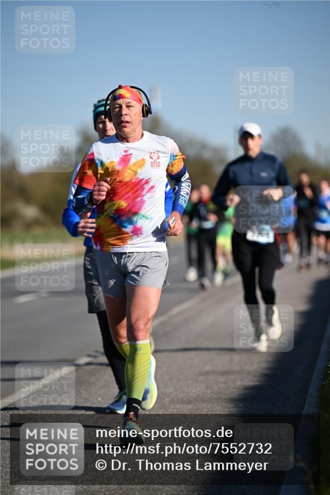 06.04.2025 - 44. Internationalen Wilhelmsburger Insellauf Dr. Thomas Lammeyer http://msf.ph/oto/7552732 06.04.2025 09:26:48 Laufen  meine-sportfotos.de