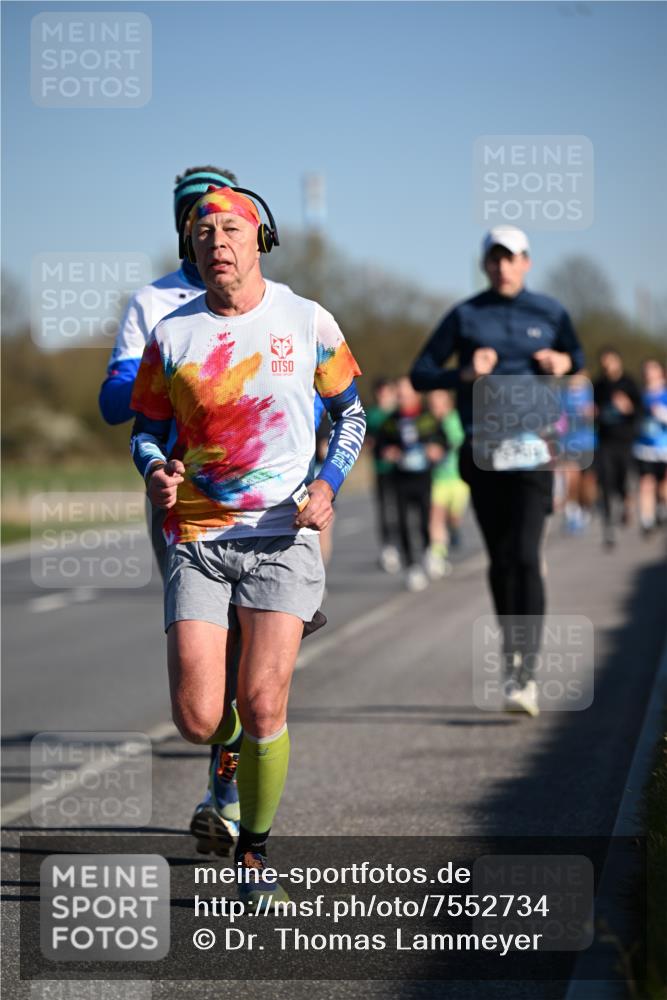06.04.2025 - 44. Internationalen Wilhelmsburger Insellauf Dr. Thomas Lammeyer http://msf.ph/oto/7552734 06.04.2025 09:26:48 Laufen  meine-sportfotos.de