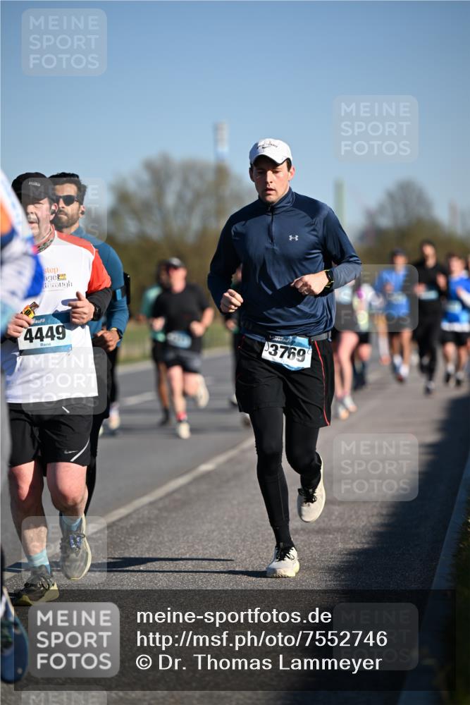 06.04.2025 - 44. Internationalen Wilhelmsburger Insellauf Dr. Thomas Lammeyer http://msf.ph/oto/7552746 06.04.2025 09:26:50 Laufen 4449, 3769 meine-sportfotos.de