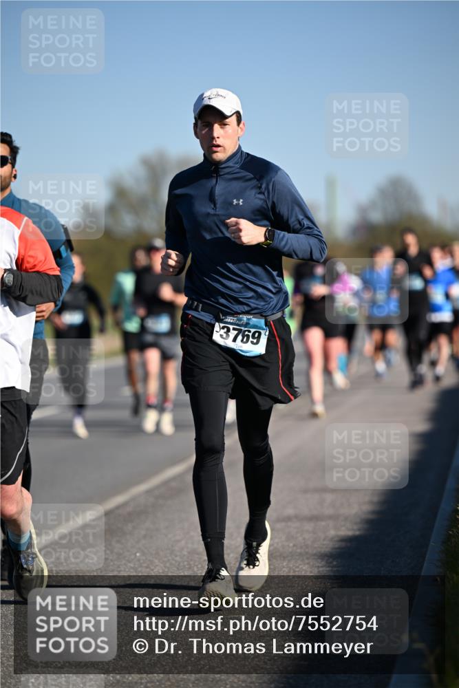06.04.2025 - 44. Internationalen Wilhelmsburger Insellauf Dr. Thomas Lammeyer http://msf.ph/oto/7552754 06.04.2025 09:26:50 Laufen 3769 meine-sportfotos.de
