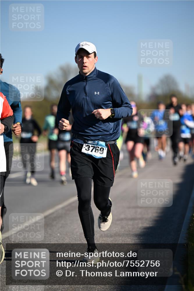 06.04.2025 - 44. Internationalen Wilhelmsburger Insellauf Dr. Thomas Lammeyer http://msf.ph/oto/7552756 06.04.2025 09:26:50 Laufen 3769 meine-sportfotos.de