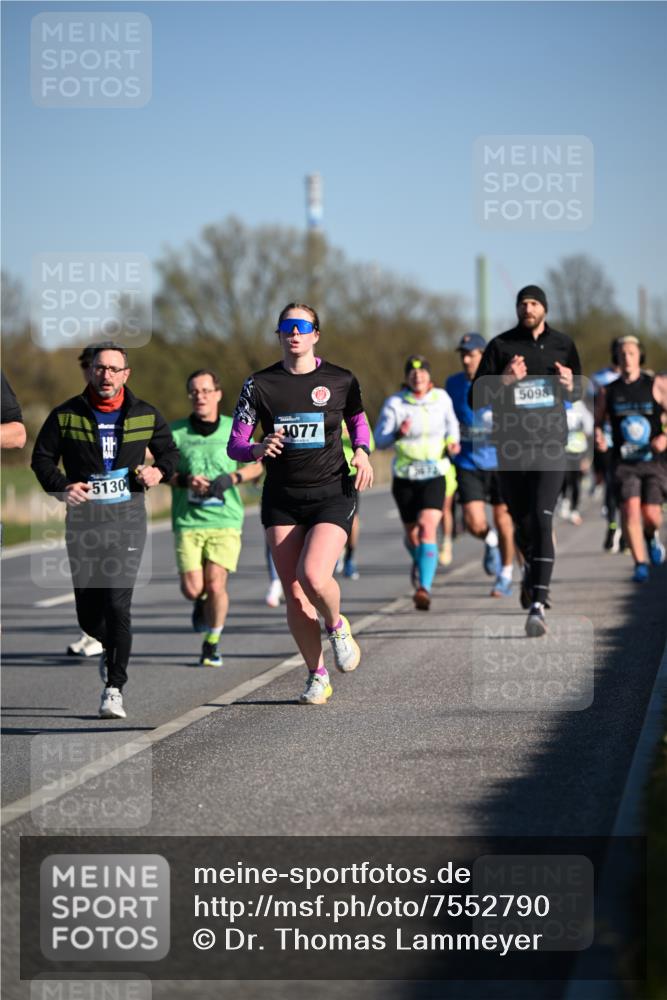 06.04.2025 - 44. Internationalen Wilhelmsburger Insellauf Dr. Thomas Lammeyer http://msf.ph/oto/7552790 06.04.2025 09:26:53 Laufen 5130, 4077, 5098 meine-sportfotos.de