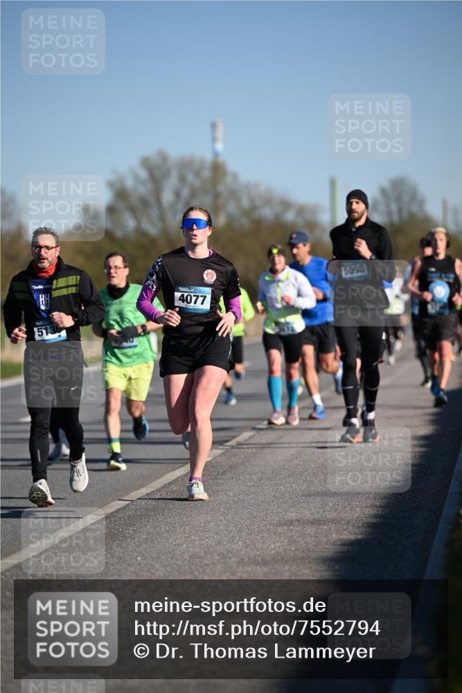 06.04.2025 - 44. Internationalen Wilhelmsburger Insellauf Dr. Thomas Lammeyer http://msf.ph/oto/7552794 06.04.2025 09:26:54 Laufen 5130, 4077, 5098 meine-sportfotos.de