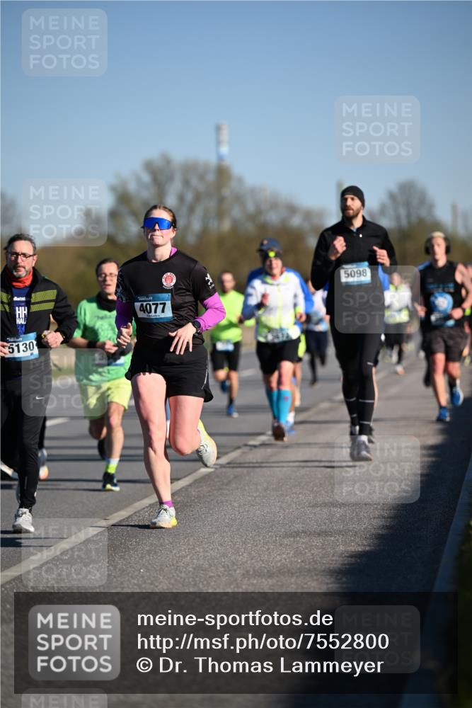 06.04.2025 - 44. Internationalen Wilhelmsburger Insellauf Dr. Thomas Lammeyer http://msf.ph/oto/7552800 06.04.2025 09:26:54 Laufen 5130, 4077, 5098 meine-sportfotos.de