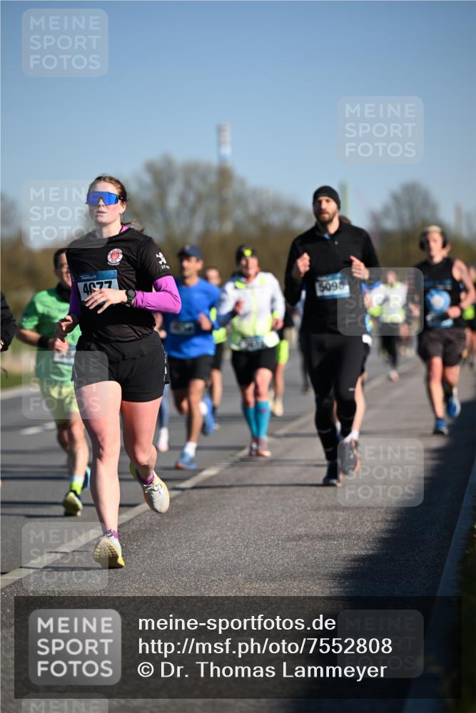 06.04.2025 - 44. Internationalen Wilhelmsburger Insellauf Dr. Thomas Lammeyer http://msf.ph/oto/7552808 06.04.2025 09:26:55 Laufen 4077, 5095 meine-sportfotos.de