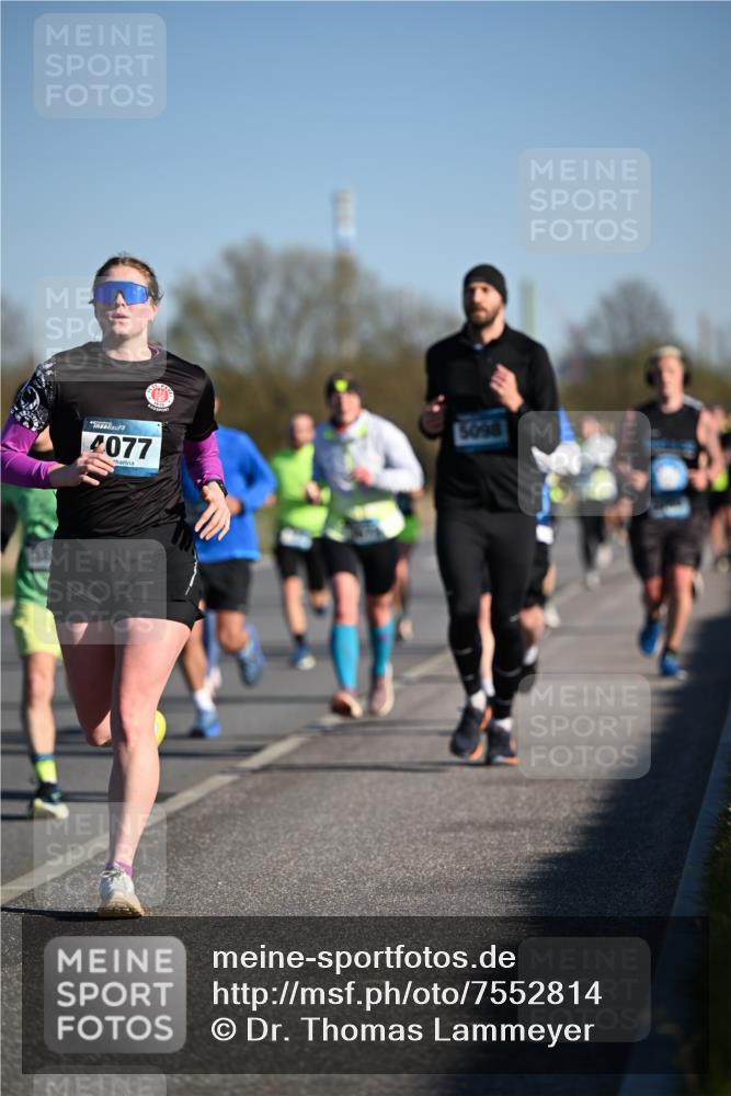 06.04.2025 - 44. Internationalen Wilhelmsburger Insellauf Dr. Thomas Lammeyer http://msf.ph/oto/7552814 06.04.2025 09:26:55 Laufen 4077, 5098 meine-sportfotos.de